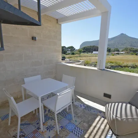 Rocce Bianche Apartahotel 4*