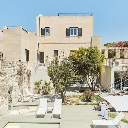 Rocce Bianche Apartahotel 4*